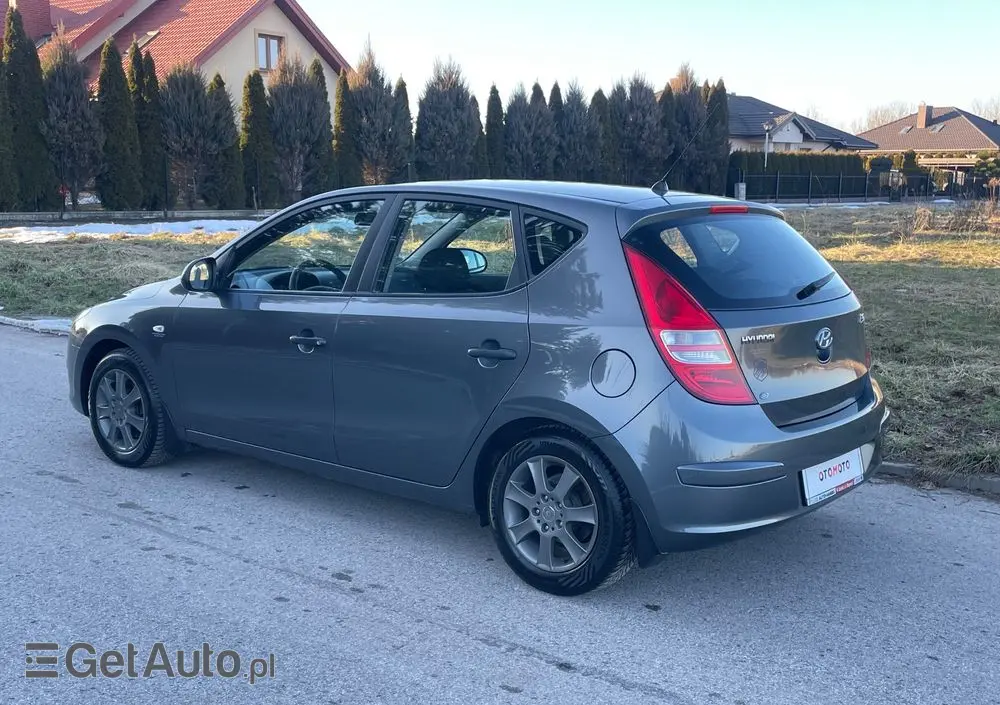 HYUNDAI I30 1.4 Classic +