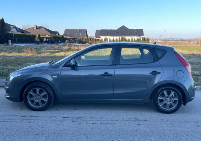 HYUNDAI I30 1.4 Classic +