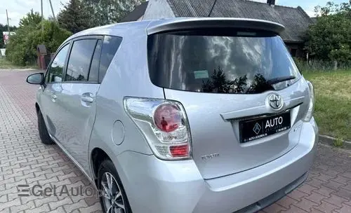 TOYOTA Verso 