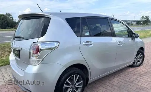 TOYOTA Verso 