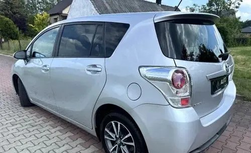 TOYOTA Verso 
