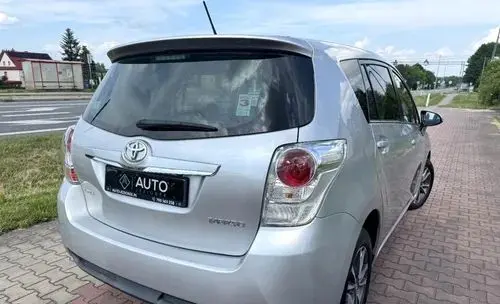 TOYOTA Verso 