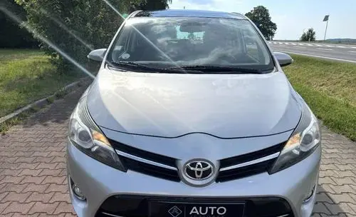 TOYOTA Verso 