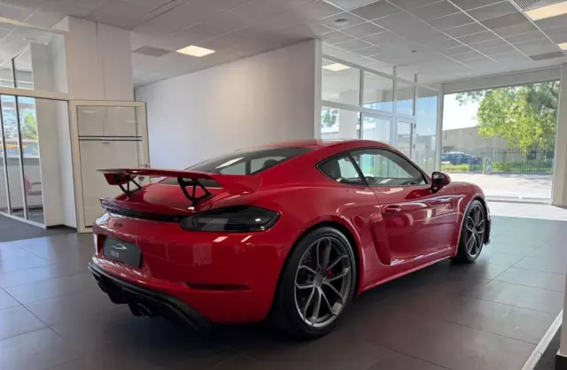 PORSCHE 718 Cayman 