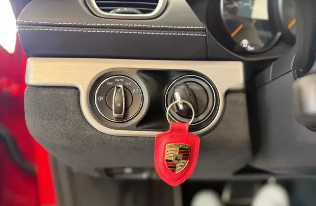 PORSCHE 718 Cayman 