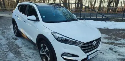 HYUNDAI Tucson 