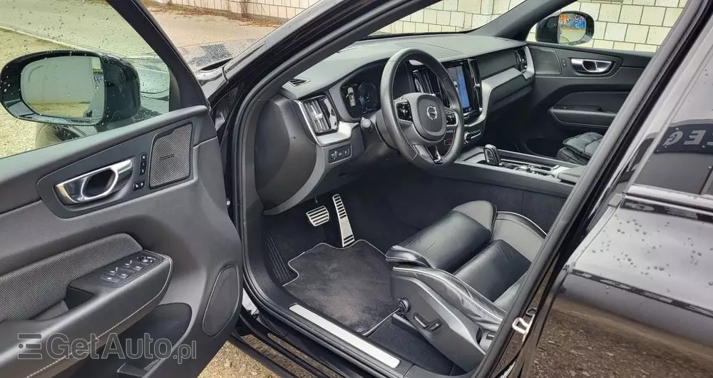 VOLVO XC 60 T6 AWD Recharge Geartronic RDesign