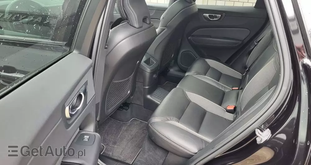 VOLVO XC 60 T6 AWD Recharge Geartronic RDesign