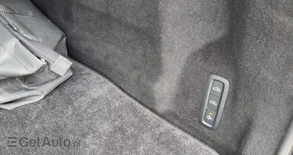 VOLVO XC 60 T6 AWD Recharge Geartronic RDesign