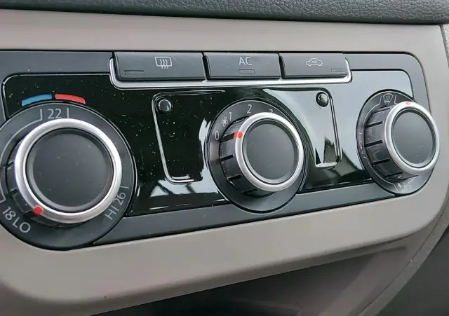 VOLKSWAGEN Golf Plus 1.6 Comfortline DSG