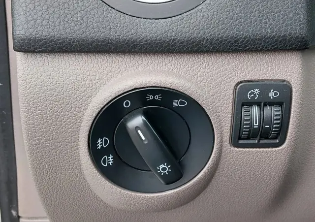 VOLKSWAGEN Golf Plus 1.6 Comfortline DSG