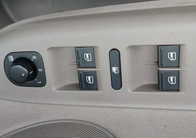 VOLKSWAGEN Golf Plus 1.6 Comfortline DSG