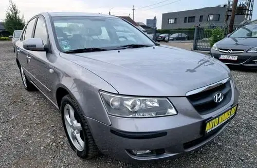 HYUNDAI Sonata 