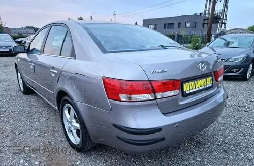 HYUNDAI Sonata 
