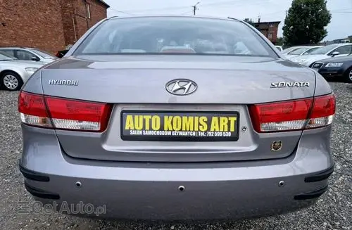 HYUNDAI Sonata 