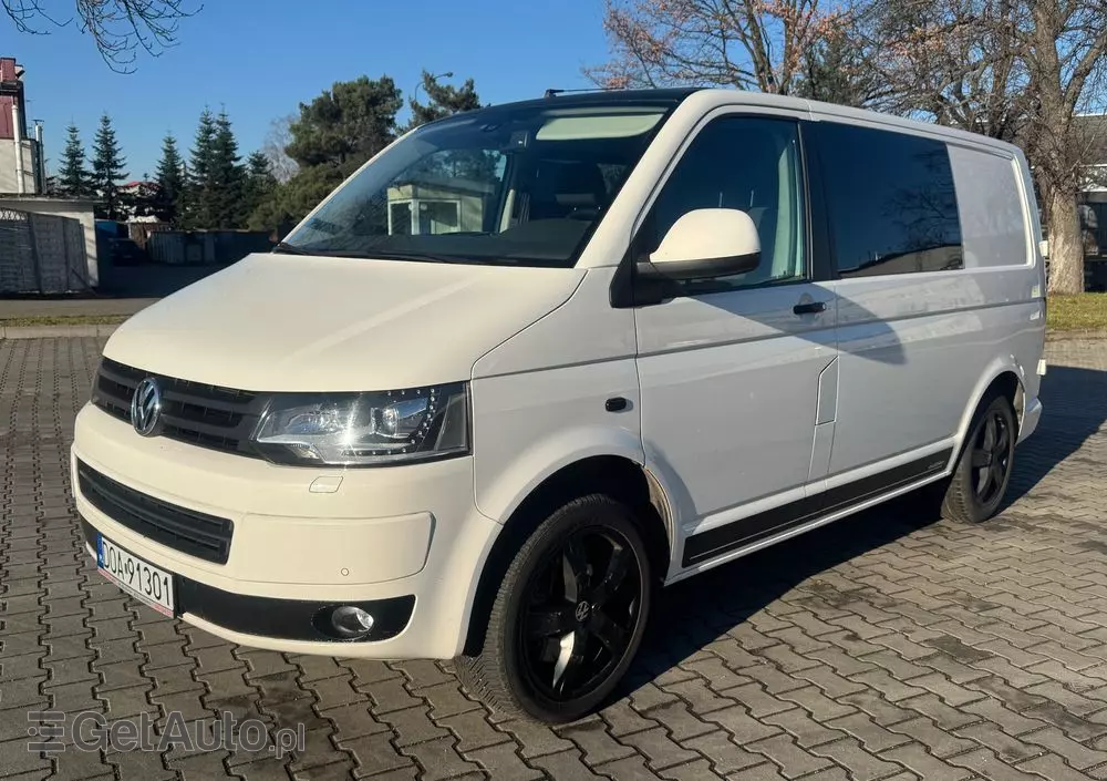 VOLKSWAGEN Transporter Caravelle DSG Edition
