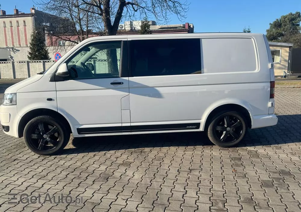 VOLKSWAGEN Transporter Caravelle DSG Edition
