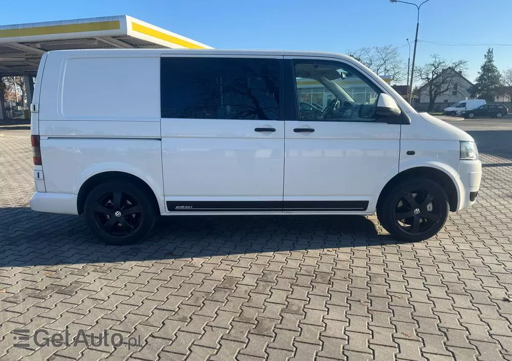 VOLKSWAGEN Transporter Caravelle DSG Edition