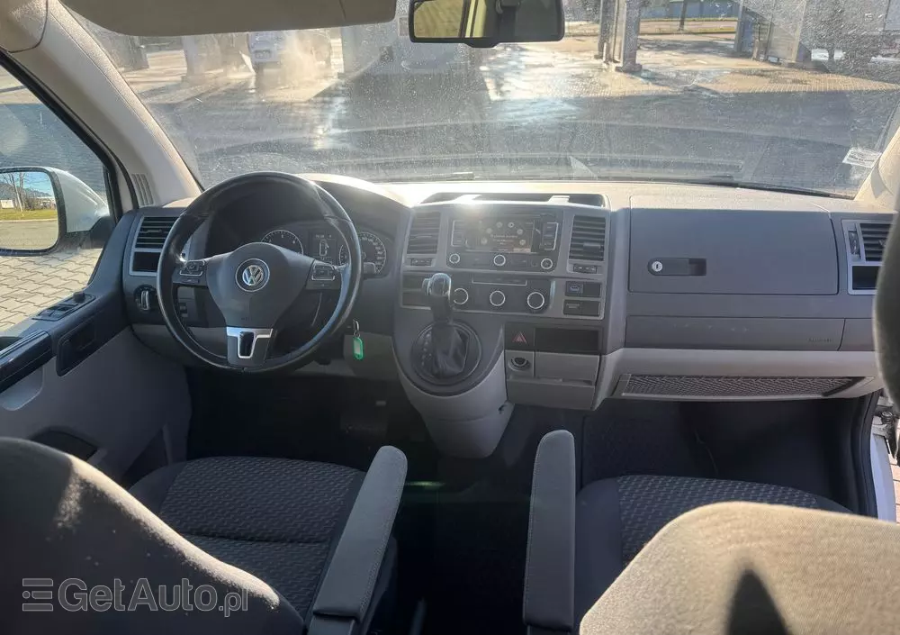 VOLKSWAGEN Transporter Caravelle DSG Edition