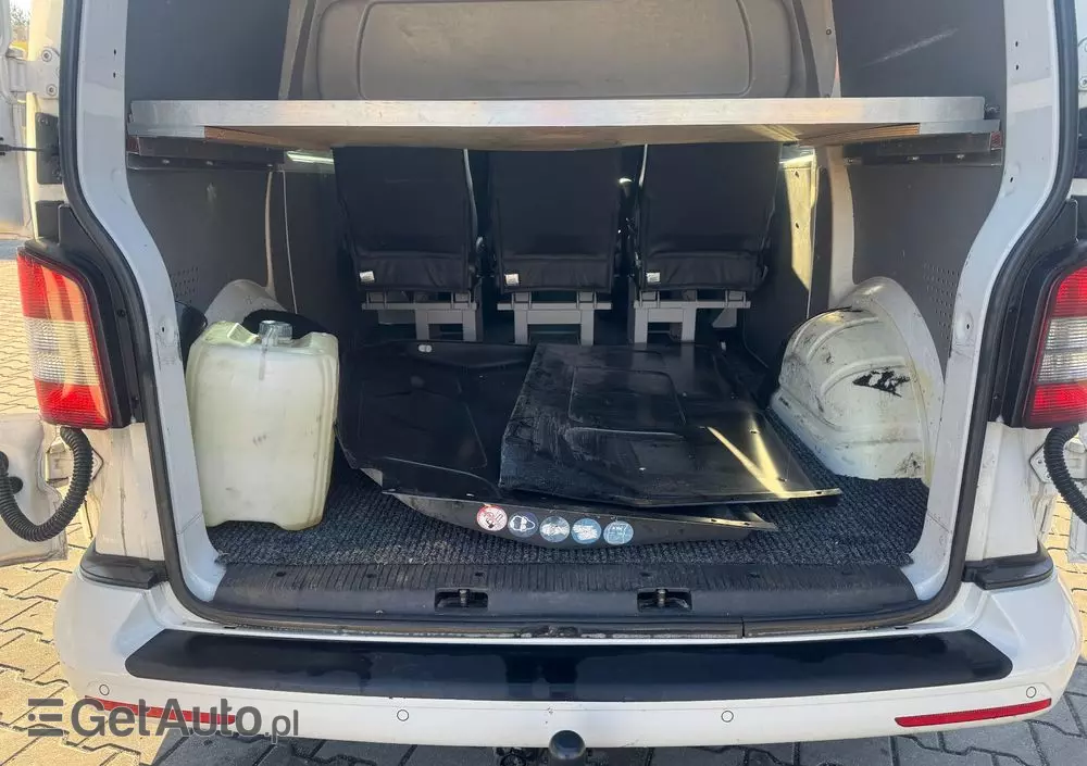 VOLKSWAGEN Transporter Caravelle DSG Edition