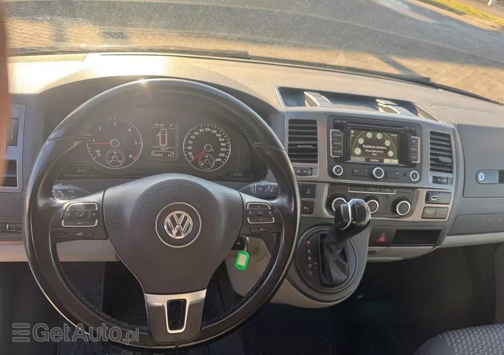 VOLKSWAGEN Transporter Caravelle DSG Edition