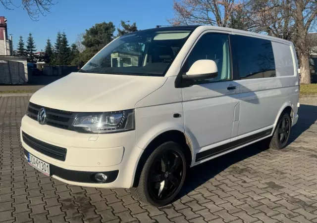 VOLKSWAGEN Transporter Caravelle DSG Edition