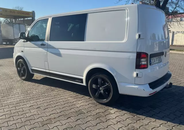 VOLKSWAGEN Transporter Caravelle DSG Edition