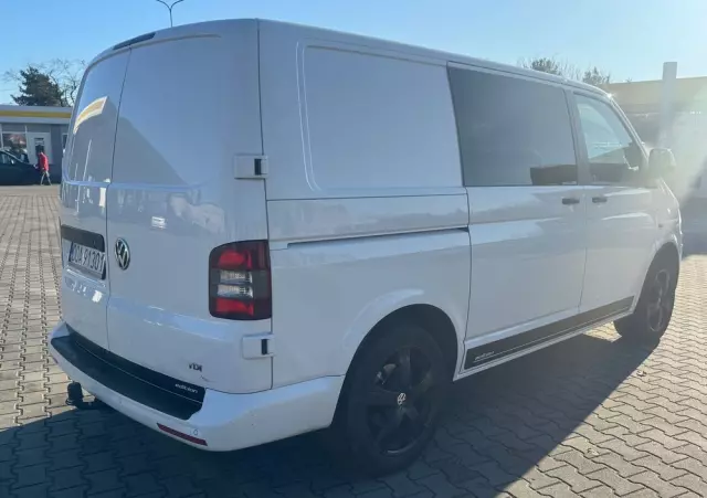 VOLKSWAGEN Transporter Caravelle DSG Edition