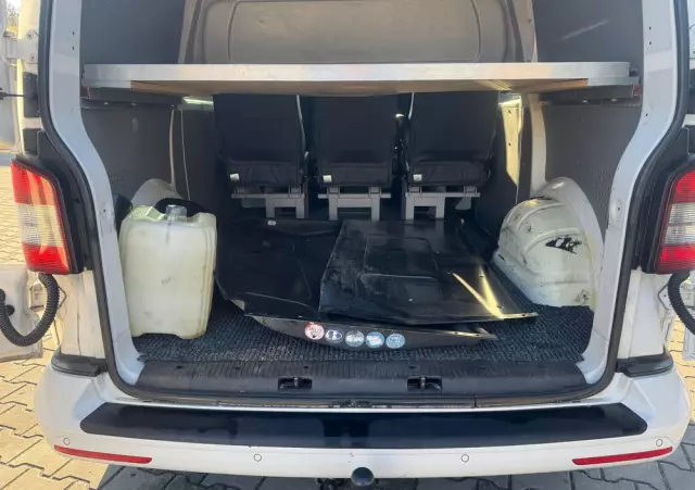 VOLKSWAGEN Transporter Caravelle DSG Edition