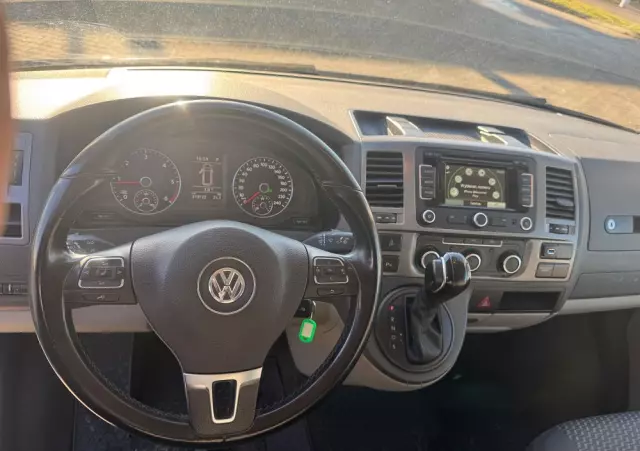 VOLKSWAGEN Transporter Caravelle DSG Edition