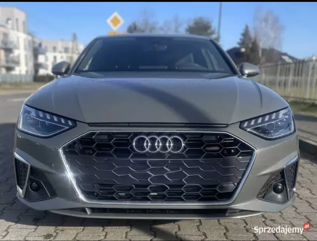 AUDI A4 S line S tronic