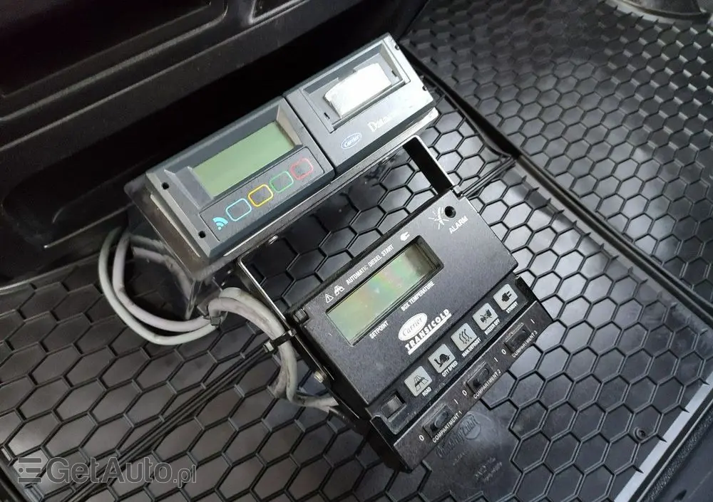 IVECO Daily 70C17 Mroźnia Ściana Grodziowa Multitemperatura 