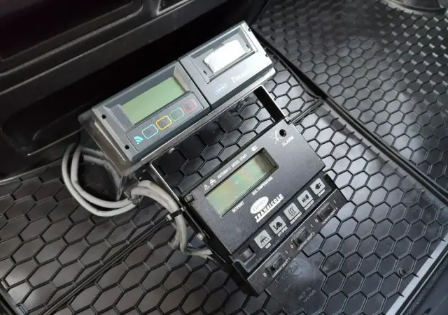 IVECO Daily 70C17 Mroźnia Ściana Grodziowa Multitemperatura 