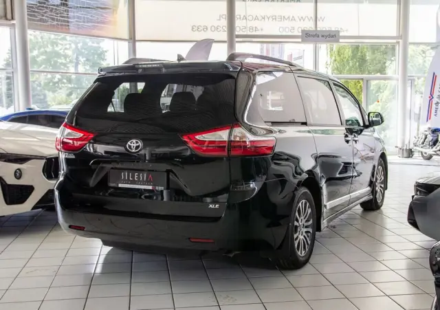 TOYOTA Sienna 3.5 V6