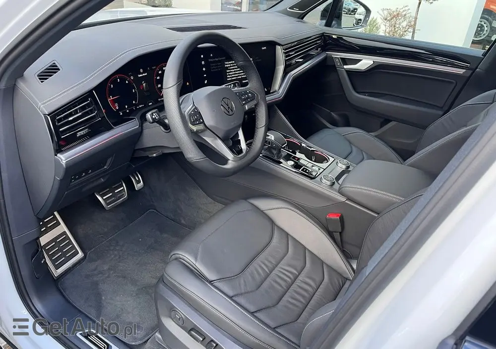 VOLKSWAGEN Touareg 3.0 V6 TDI 4Motion R-Line