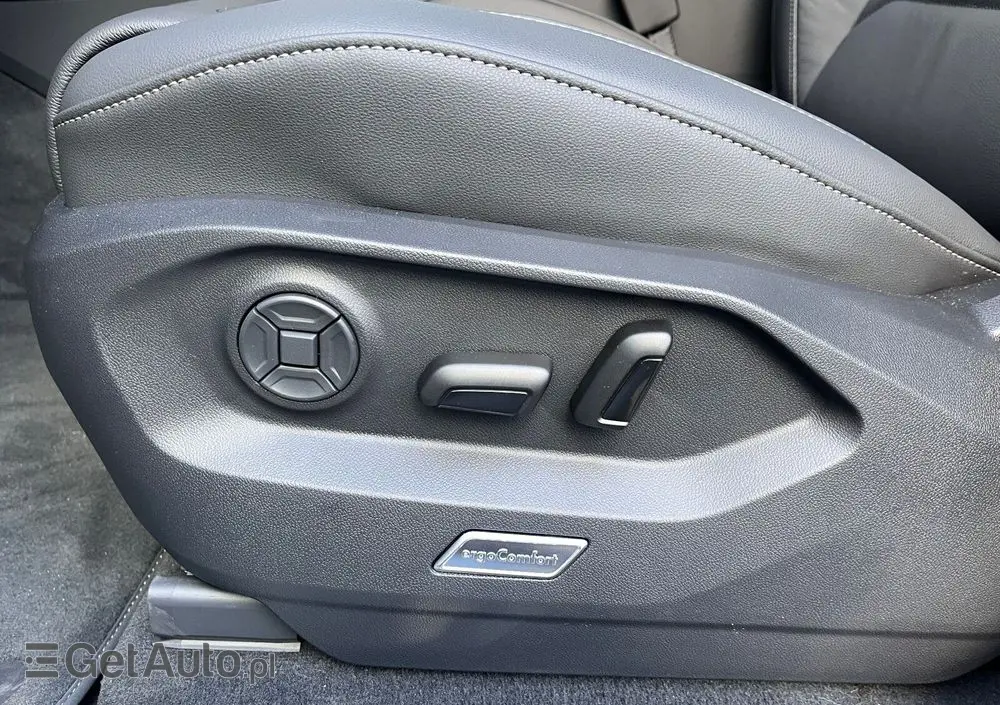 VOLKSWAGEN Touareg 3.0 V6 TDI 4Motion R-Line