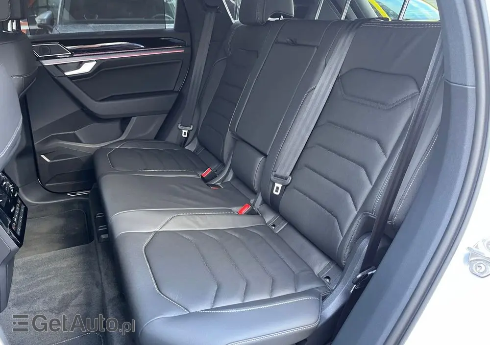 VOLKSWAGEN Touareg 3.0 V6 TDI 4Motion R-Line