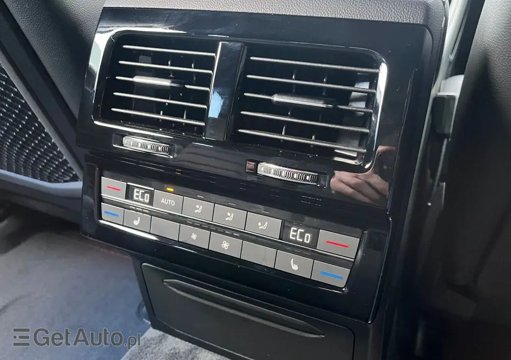 VOLKSWAGEN Touareg 3.0 V6 TDI 4Motion R-Line