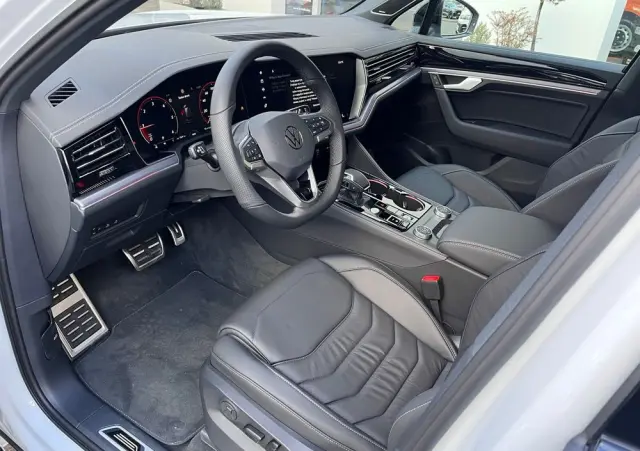 VOLKSWAGEN Touareg 3.0 V6 TDI 4Motion R-Line