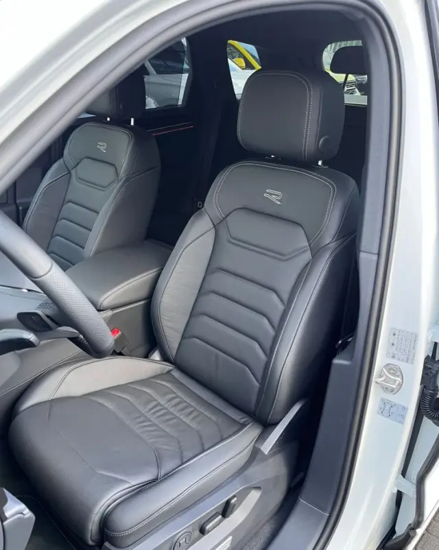 VOLKSWAGEN Touareg 3.0 V6 TDI 4Motion R-Line