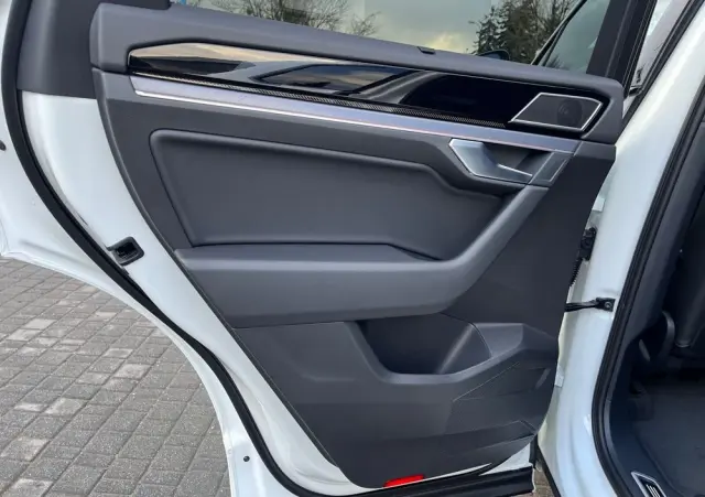 VOLKSWAGEN Touareg 3.0 V6 TDI 4Motion R-Line