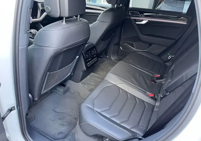 VOLKSWAGEN Touareg 3.0 V6 TDI 4Motion R-Line