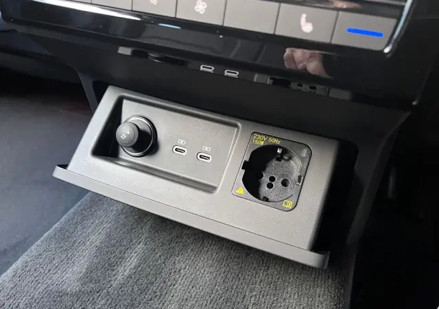 VOLKSWAGEN Touareg 3.0 V6 TDI 4Motion R-Line