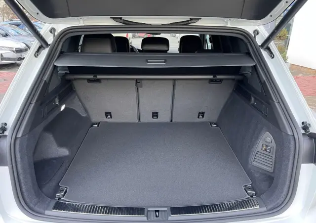 VOLKSWAGEN Touareg 3.0 V6 TDI 4Motion R-Line