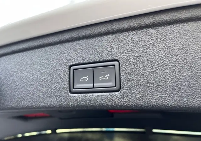 VOLKSWAGEN Touareg 3.0 V6 TDI 4Motion R-Line