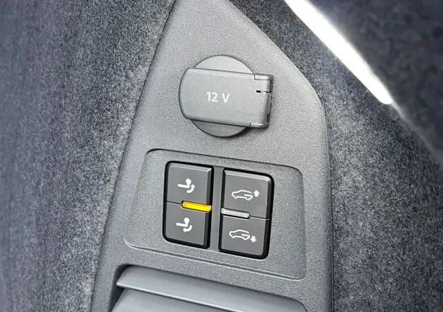 VOLKSWAGEN Touareg 3.0 V6 TDI 4Motion R-Line