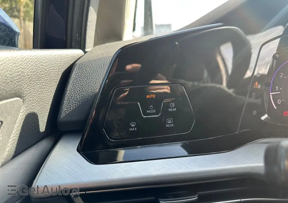 VOLKSWAGEN Golf 1.5 TSI OPF Style