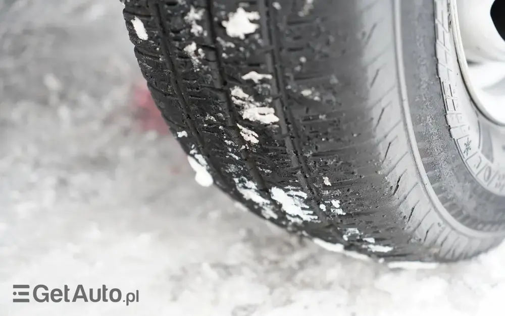 IVECO DAILY 35-160 / WYWROTKA / BRYGADÓWKA - 6 MIEJSC  / BLIŹNIAK / MANUAL / 2023 R / SPROWADZONY 