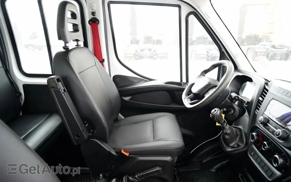 IVECO DAILY 35-160 / WYWROTKA / BRYGADÓWKA - 6 MIEJSC  / BLIŹNIAK / MANUAL / 2023 R / SPROWADZONY 