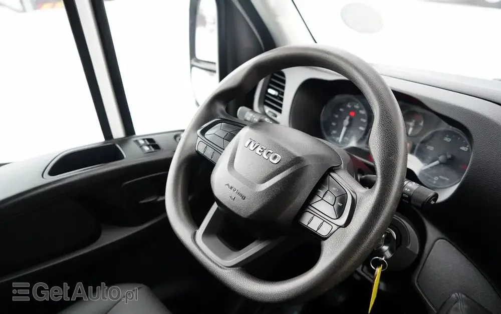 IVECO DAILY 35-160 / WYWROTKA / BRYGADÓWKA - 6 MIEJSC  / BLIŹNIAK / MANUAL / 2023 R / SPROWADZONY 